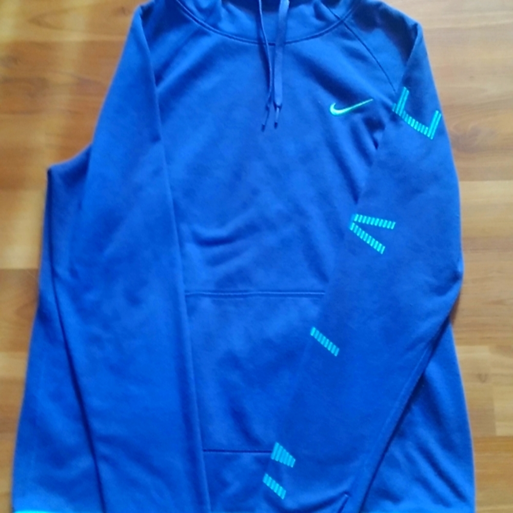 Womens Nike hoodie with thumb holes